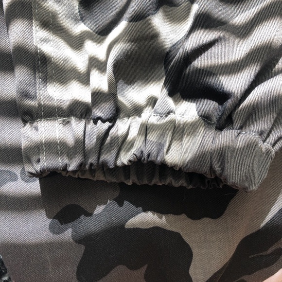 cargo pants - Picture 2 of 3